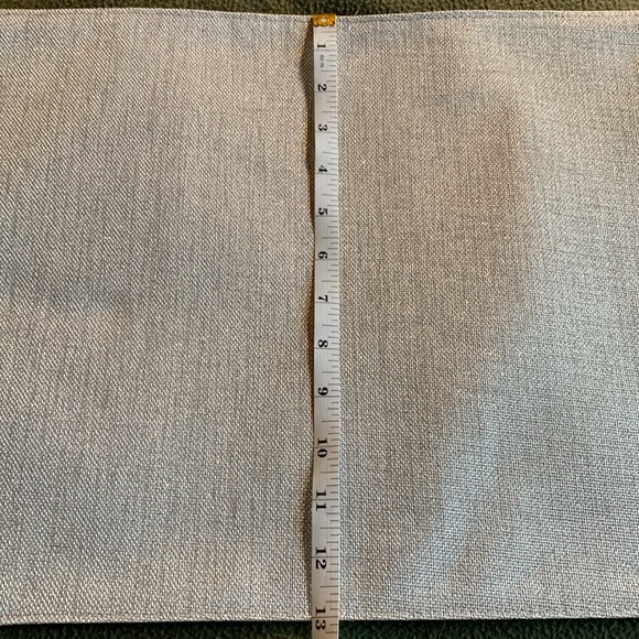 NWOT Sandra by Sandra Lee set of 8 silver metallic placemats. Approx 18” x 13” - Picture 5 of 6
